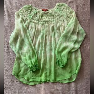 Sundance Women’s Catalog  Silk Chiffon Smocked top Blouse‎ Size Small